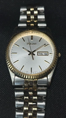 Vintage 1990s Men's PULSAR Two-Tone Silver Dial Watch Day/Date V733-X066 READ - Image 1 of 4
