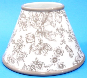 White Barn Toile Kerzenschirm Topper 6,5" Durchmesser Beige Floral Keramik - Bild 1 von 4