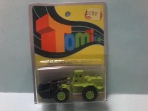 TOMICA TEREX LOADER .on yellow card MADE FOR G.J COLES MELBOURNE AUSTRALIA - Picture 1 of 3