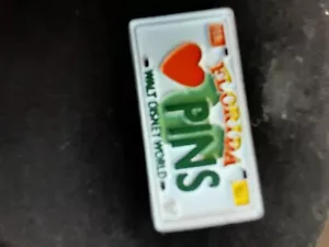 disney pin - Picture 1 of 2