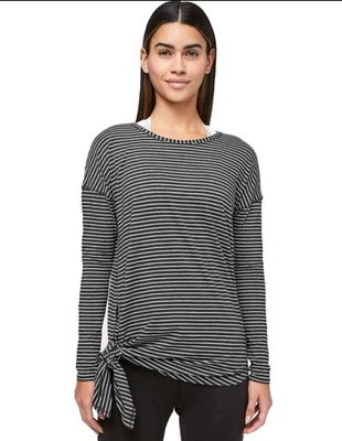 Camiseta Lululemon Top Feminina 10 To The Point Couro Listrada Preta Assimétrica - Imagem 1 de 4