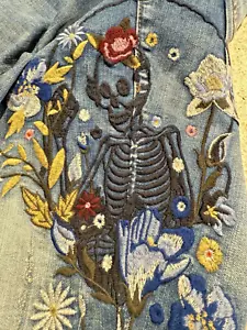 William Rast Juniors Sz 26 Floral Skull Embroidered Boho Perfect Skinny Jeans - Picture 1 of 10