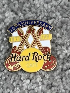 PIN SOLAPA HARD ROCK CAFÉ 20 ANIVERSARIO 1971-1991 - Imagen 1 de 3