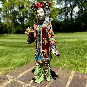 Vintage Chinese Wucai Porcelain Ceramic Figurine w/ Fruit Plate Home Decoration - Picture 1 of 21