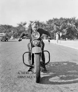 Harley-Davidson 1937 Sally Robinson First Woman Motorrad Führerschein  - Bild 1 von 1
