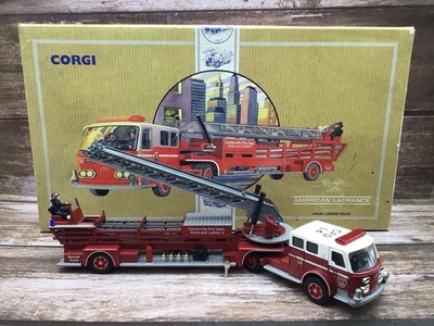 Corgi 97321 - American La France Fire Engine ~ Boxed ~ 1/50 Scale - Image 1 of 4