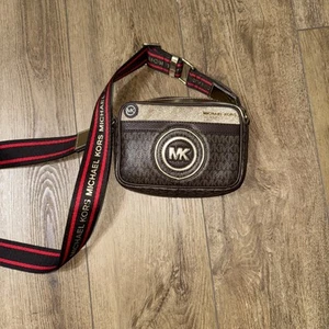 Michael Kors Shoudler Tasche Umhängetasche Mädchen braun und gold Monogramm-Print Kamera - Bild 1 von 11