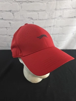 Sombrero Tiger Woods SUN DAY ROJO Ciprés Ajustado Ventilación Nuevo Sin Etiquetas Talla L/XL En Mano Foto 1 de 4