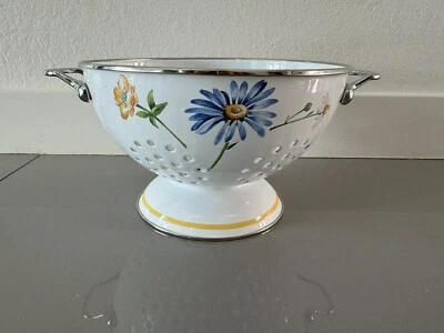 VILLEROY & BOCH RARE Farmhouse Floral & white Colander - Image 1 of 4