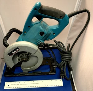 Makita Saw 7 1/4" Worm Drive 5277NB - Ottime condizioni funzionante - pulito - Foto 1 di 11