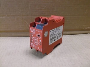 440R-M23143 B Allen Bradley GuardMaster Sicherheitsrelais 440RM23143 B - Bild 1 von 4