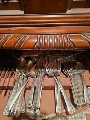 Vintage Eagle Wm Rogers Spring Charm AA IS Silverplate Serving Set - Image 1 of 2