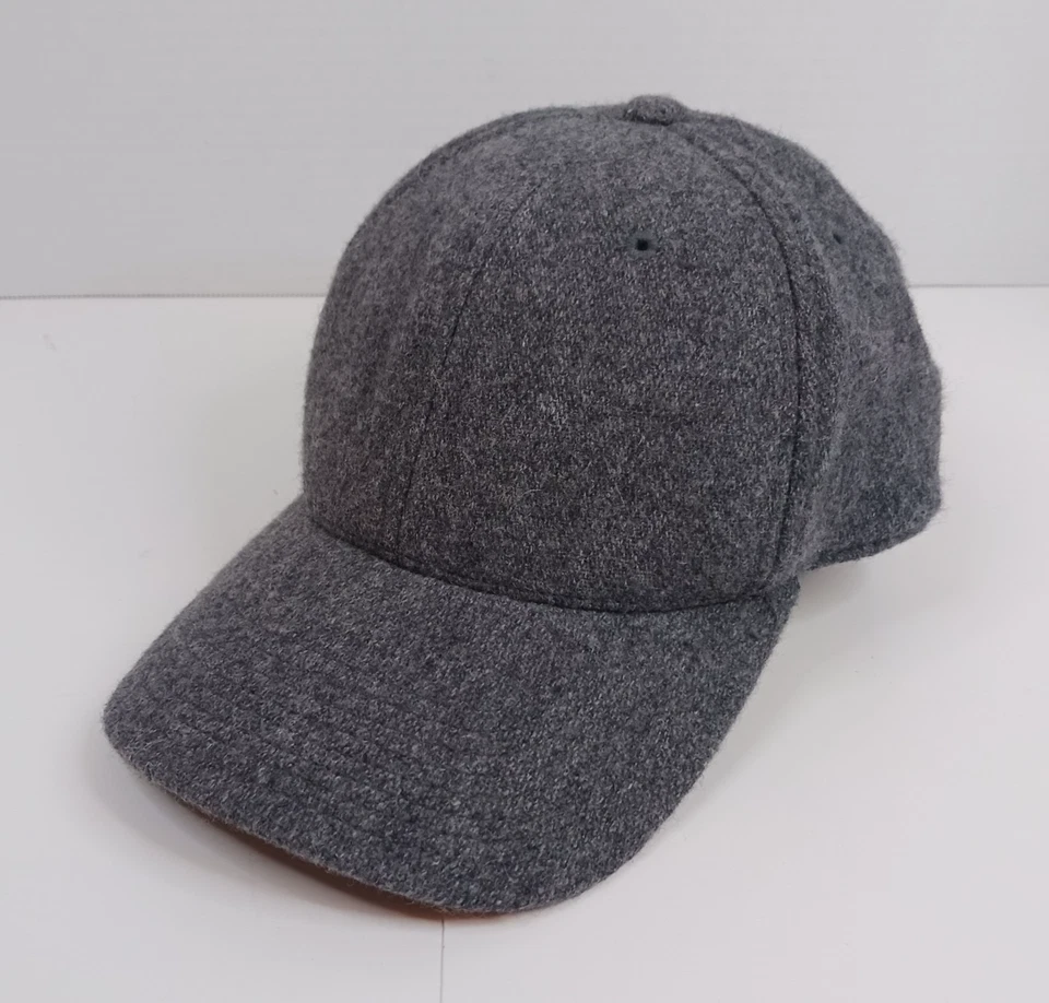 Gorra gris carbón en blanco para adultos sin logotipos lisa top of the World ajustada gorra 7 1/4 Foto 1 de 4