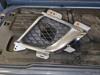 Rejilla delantera inferior izquierda Saturn Sky RedLine 07-09 OEM Foto 1 de 2