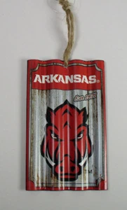 Adorno de metal corrugado de la Universidad de Arkansas regalo de vacaciones de Navidad - Imagen 1 de 1