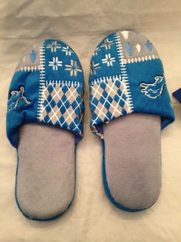 Detroit Lions NEW Ugly Sweater Mens Small Slippers . NFL Football Warm Gift NWT Cover