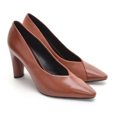 Zapatos de salón de vestir clásicos Charles & Keith para mujer 38/7,5 marrón gamuza tacón nuevos Foto 1 de 4