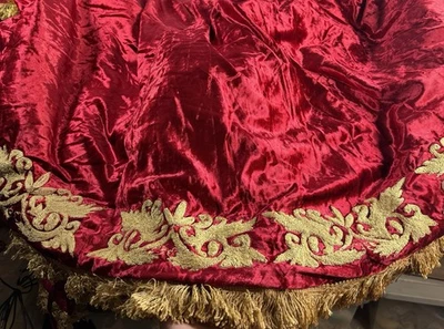 Falda Neiman Marcus Farrisilk Terciopelo Rojo Dorado Bordado Lujoso Árbol de Navidad Foto 1 de 4
