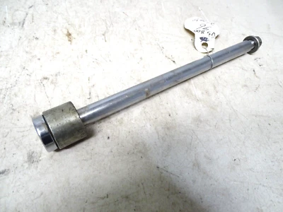 Eje trasero Suzuki VS800 1996 Intruder Foto 1 de 4