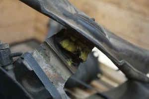 Front Left Knuckle Axle Brake Control Arm Knee Assembly Hummer H2 2003-07 *NOTE* - Picture 1 of 4