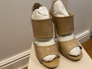 Jimmy Choo Private Beige Nude Patent Leather Peep Toe Heels Pumps size 39 - Picture 1 of 8