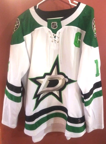 DALLAS STARS JAMIE BENN ADIDAS CAPTAIN JERSEY SZ 52(L) Cover