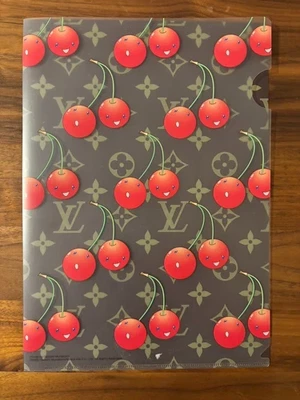 Louis Vuitton Takashi Murakami Colaboración Monograma Archivo Transparente Cereza Talla B5 Foto 1 de 4