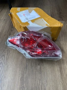 Luz de señalización lateral reflectora trasera lado del pasajero R 2010-2015 Lexus RX350 RX450h - Imagen 1 de 2