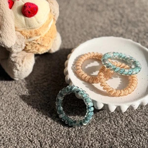 Non-Crease Spiral Beaded Hair Ties Set of 2 Gentle Elastic Coil Ponytail Holder - Foto 1 di 6