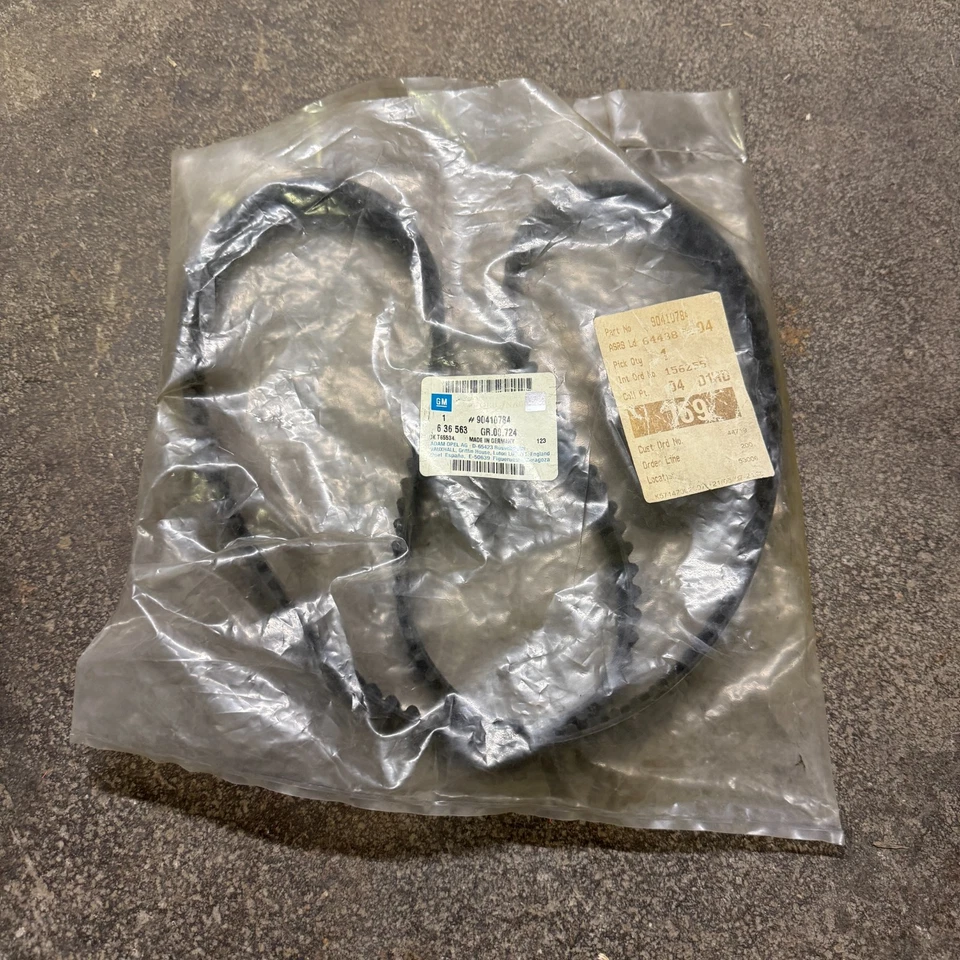 Genuine GM 90410784 Timing Belt – Opel Vectra A Ascona C Astra F 1.6 / 1.8 - OEM - Image 1 of 4