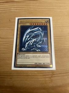 BLUE EYES WHITE DRAGON 1. Auflage DUSA EN043 ULTRA RARE YuGiOh Sammelkarte - Bild 1 von 2