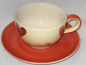 Whittard Hearts Design handbemalte Teetasse und Untertasse. - Bild 1 von 2