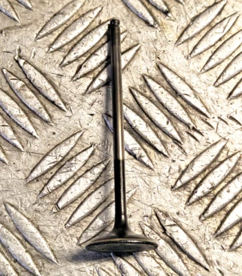 VÁLVULA DE ADMISIÓN CULATA SUZUKI GSXR750-W 1992 1993 1995 92 93 94 95 Foto 1 de 2