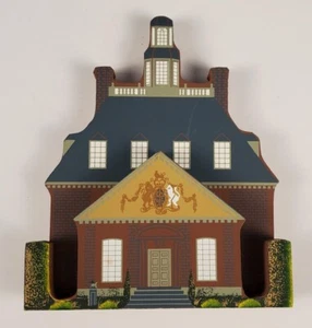 Shelia's Collectibles The Governors Palace- Williamsburg, VA Shelf Sitter - 1991 - Picture 1 of 5