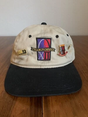 Sombrero de colección 1996 BIG 12 Championship Strapback con 3 prendedores fútbol inaugural Foto 1 de 4