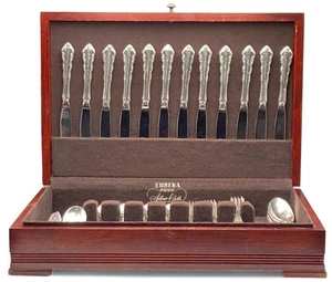 1953 Reed & Barton DRESDEN ROSE Silverplate Svc For 12 (- 1 fork) 68 Pcs + Chest - Picture 1 of 24
