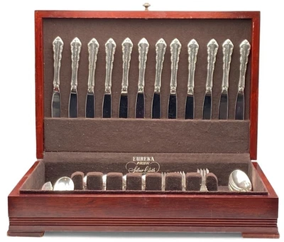 1953 Reed & Barton DRESDEN ROSE Silverplate Svc For 12 (- 1 fork) 68 Pcs + Chest - Image 1 of 4