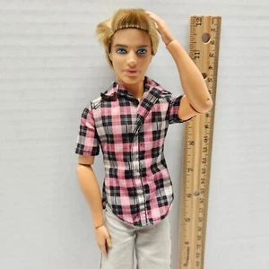Barbie FASHIONISTAS KEN Swappin Styles Cutie w/ Original Outfit Top Shorts T7417 - Picture 1 of 7
