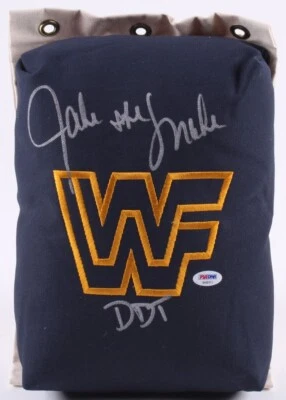 Tensor JAKE LA SERPIENTE ROBERTS FIRMADO A MANO WWE WWF. Foto 1 de 2