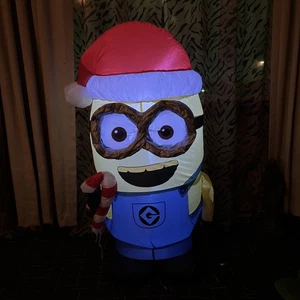 Despicable Me. Christmas Air Blown Inflatable Dave 3.5 Foot - Bild 1 von 9
