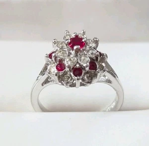 Neu Synthetischer Rubin & Zirkonia 18K HGE Damenmode Ring - Bild 1 von 5