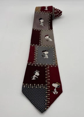 Camiseta de golf Peanuts para hombre corbata Snoopy otro día, otros 18 agujeros 100 % seda EE. UU. Foto 1 de 4