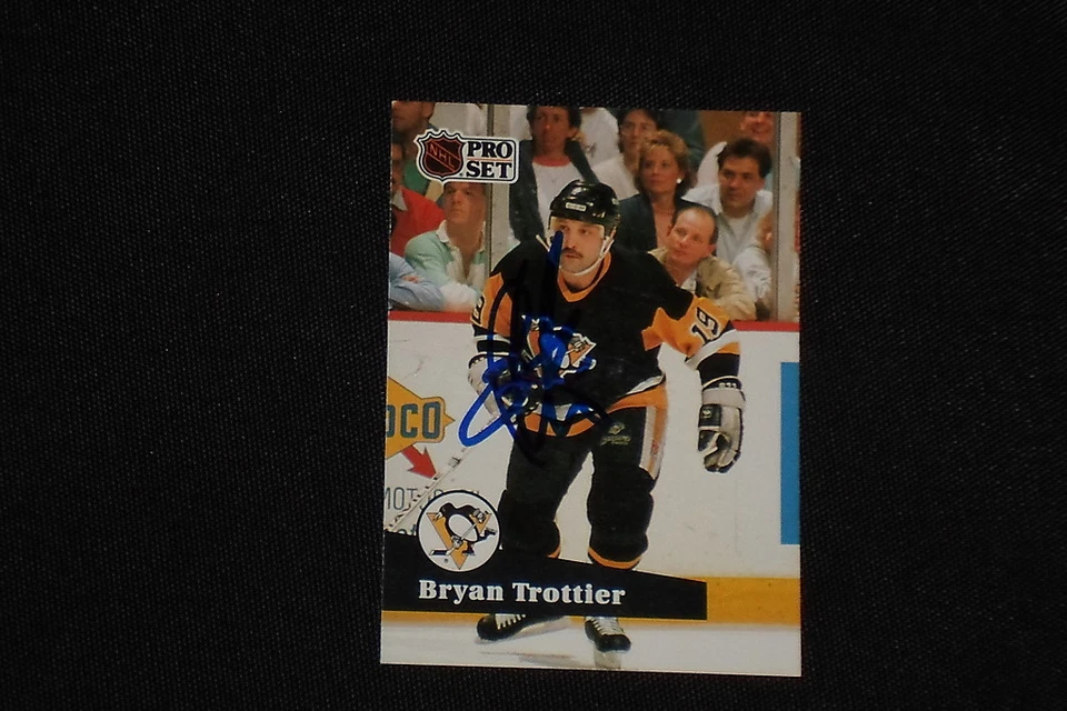 HOF BRYAN TROTTIER 1991-92 PRO SET SIGNED AUTOGRAPHED CARD #192 PENGUINS - Image 1 of 1