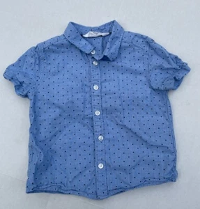 Jungen, H&M, Kurzarm Hemd mit Knopfleiste blau Größe 18-24 Monate gepunktet Baumwolle - Bild 1 von 6