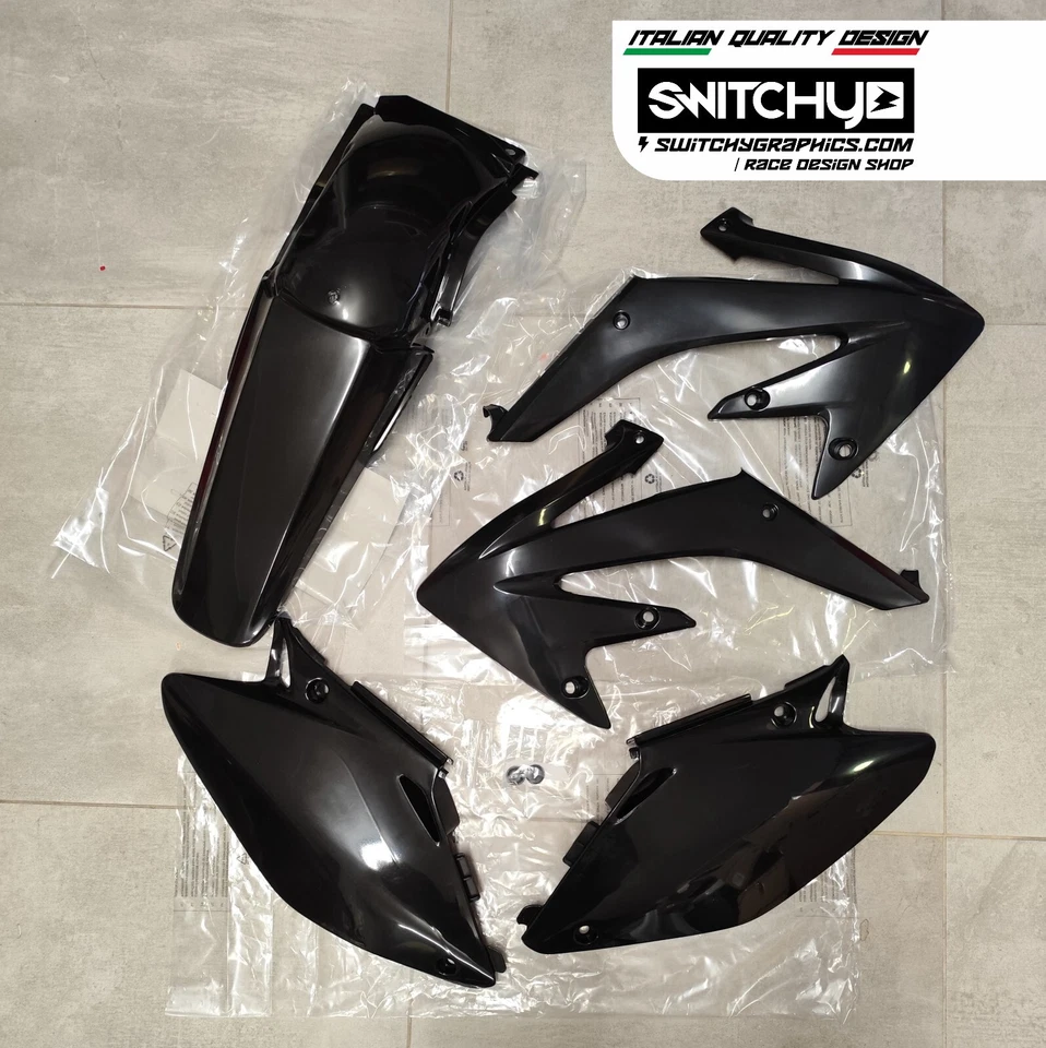 KIT PLASTICHE HM 50 e VENT 50 nero - Immagine 1 di 3