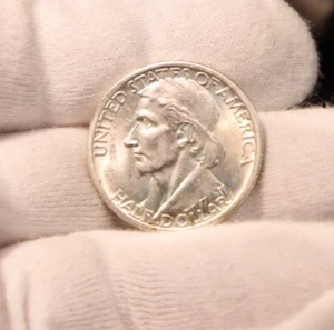 1935 Daniel Boone Bicentennial Half Dollar U.S. Coin 50c Nice Unc - Picture 1 of 2