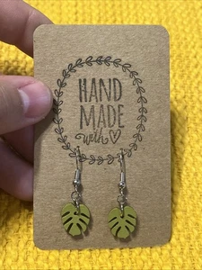 Extra kleine Monstera Leaf Ohrringe NEU - Bild 1 von 8