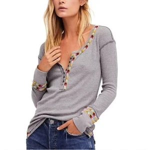 Free People We the Free Thermal Henley Rainbow Embroider Scoop Hem Gray Shirt XS - Picture 1 of 9