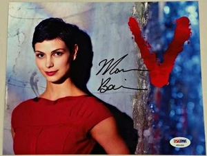 Morena Baccarin "V" Signed 8x10 Photo w/ PSA/DNA COA ~ Firefly Homeland Stargate - Picture 1 of 2