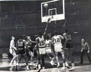 1962 Kansas City Steers Chicago Majors Action Shot Original Photo ABL Basketball - Picture 1 of 2
